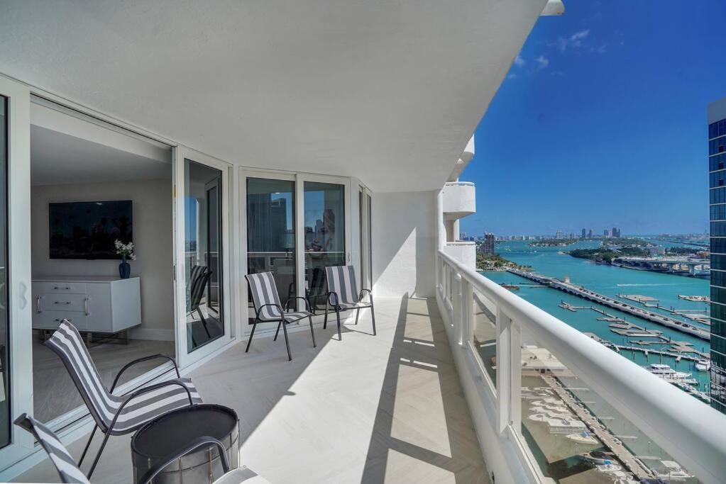 Visions! Water And Skyline Views! Brand New Miami
