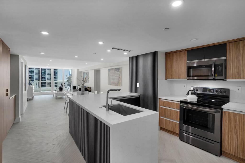 Appartamento Visions! Water And Skyline Views! Brand New Miami