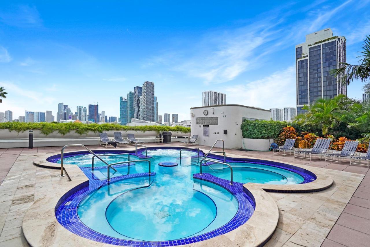 Visions! Water And Skyline Views! Brand New Appartamento *